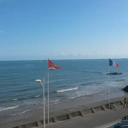 Arroplace Nocleg ze śniadaniem 4*